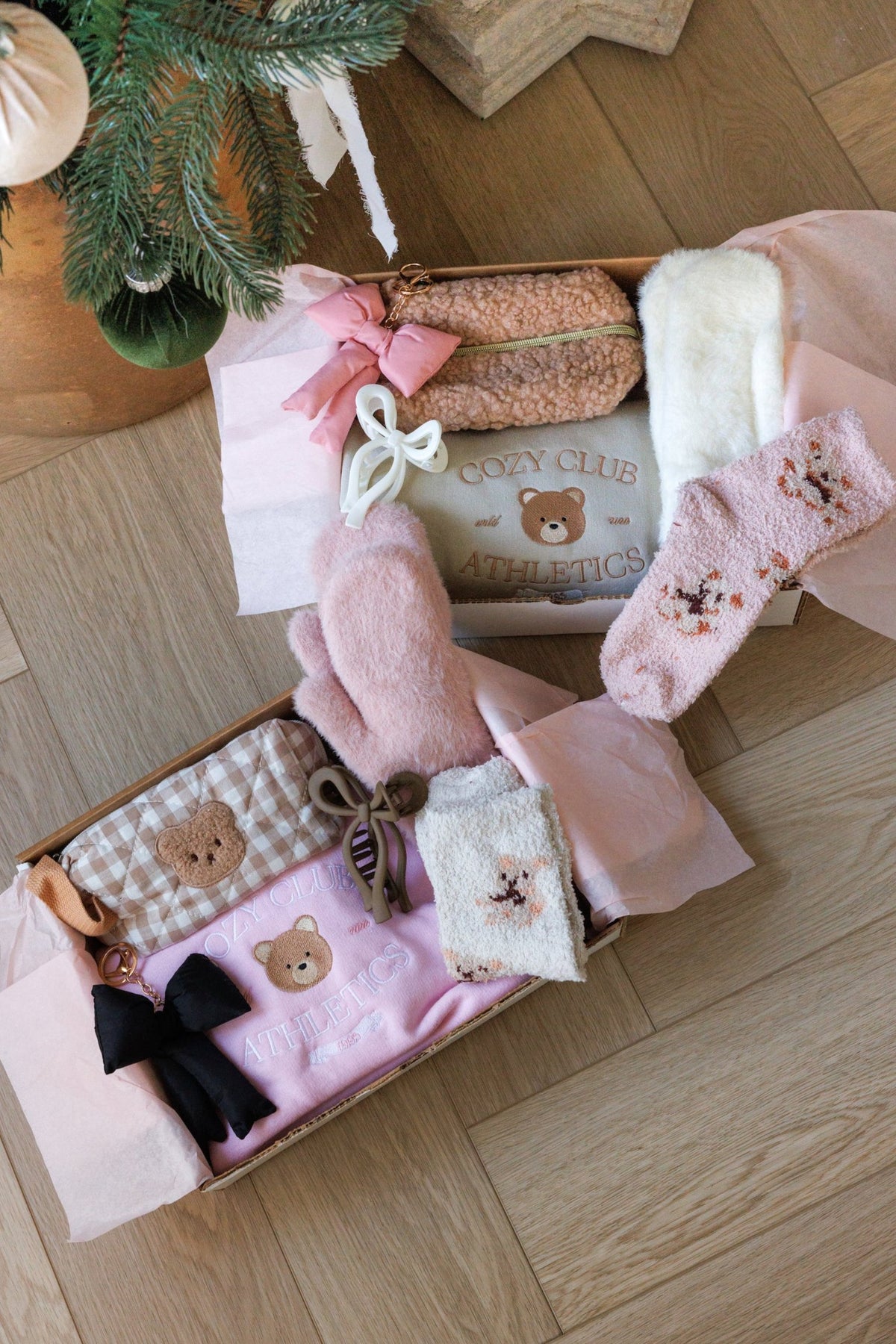 cozy gift box with aesthetic sweater cosmetic pouch fuzzy socks mittens claw clip bow bag charm loungewear winter fashion or gifting cozy accessories holiday christmas gift